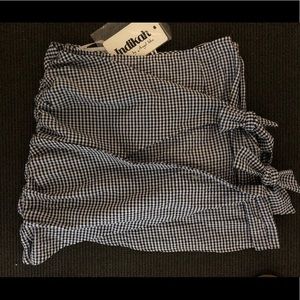 Beginning Boutique - navy checkered skirt